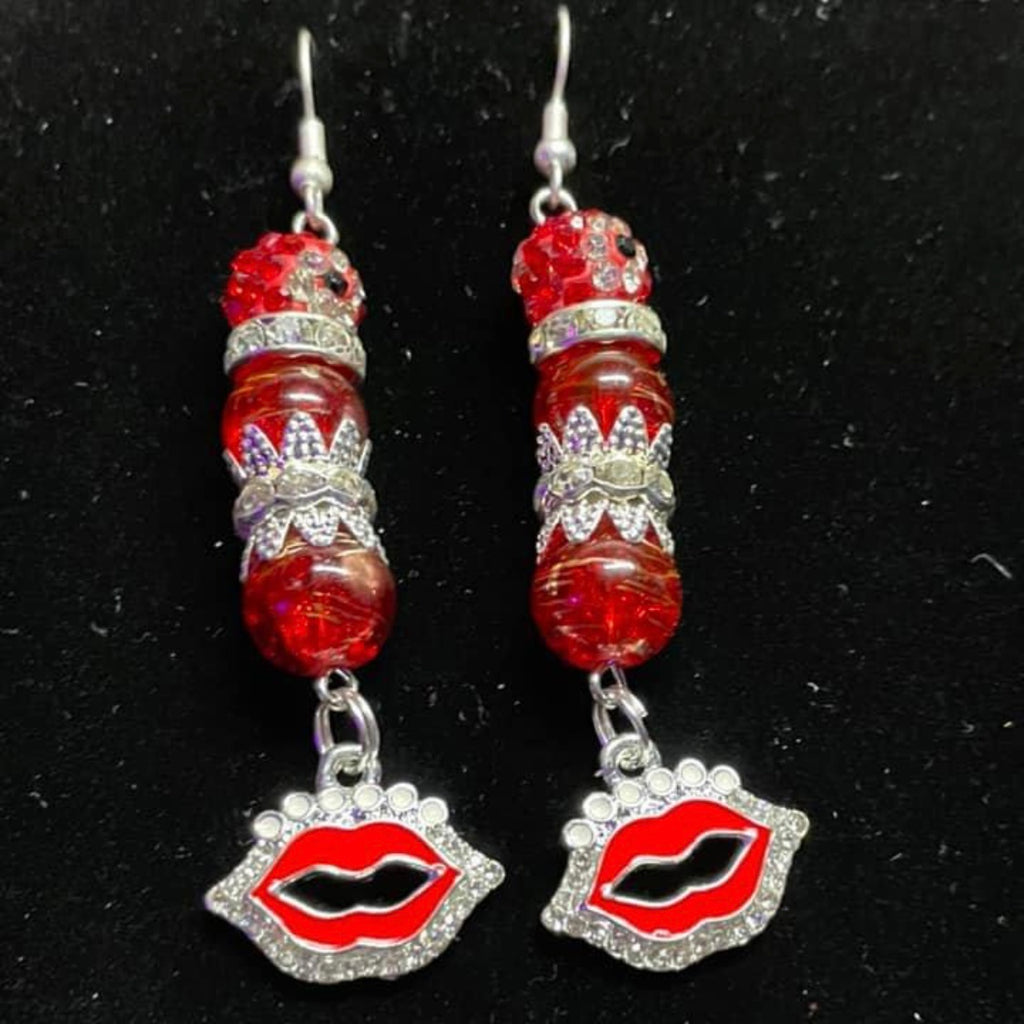 Red sparkle lips earrings