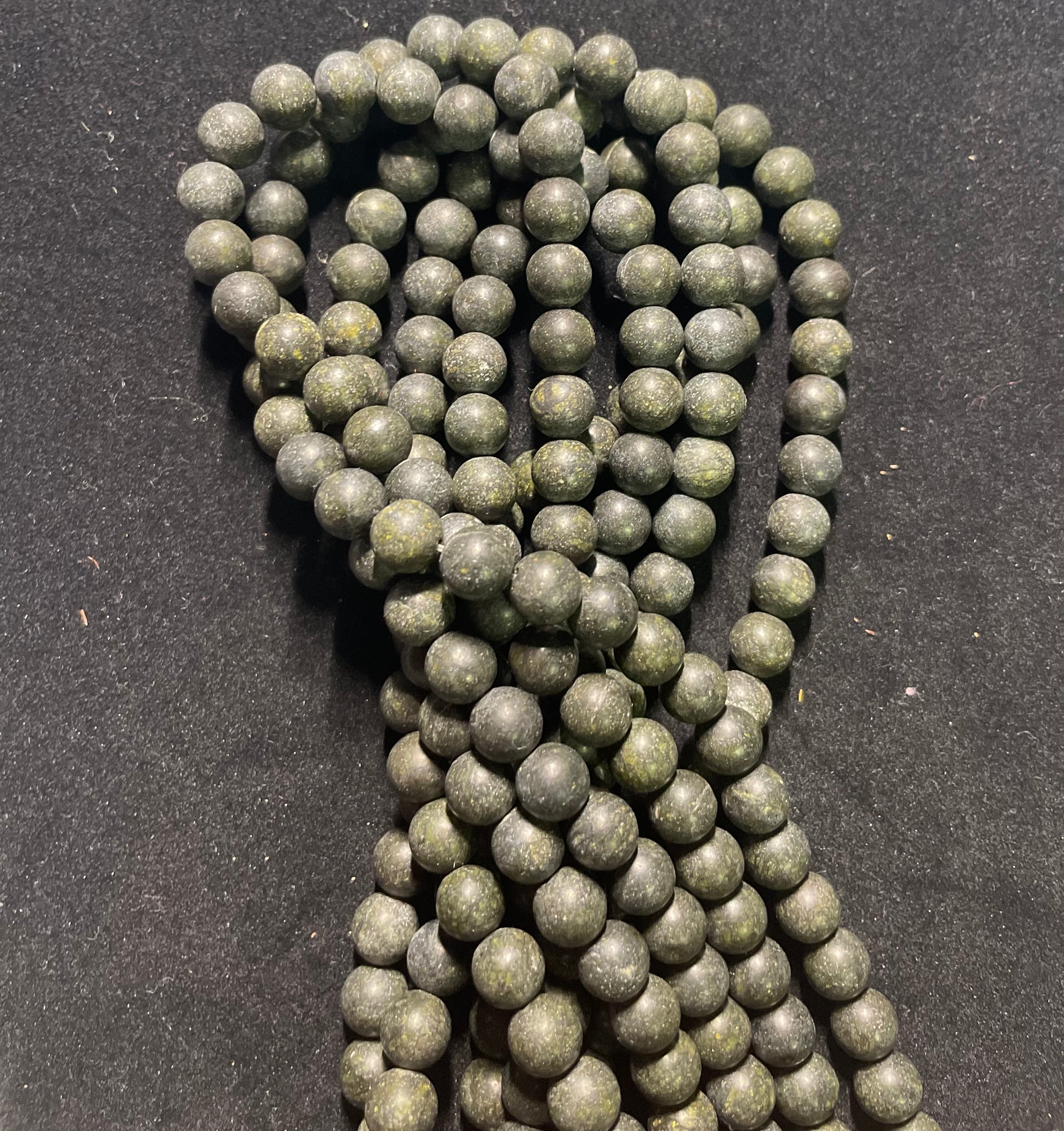 Serpentine beads
